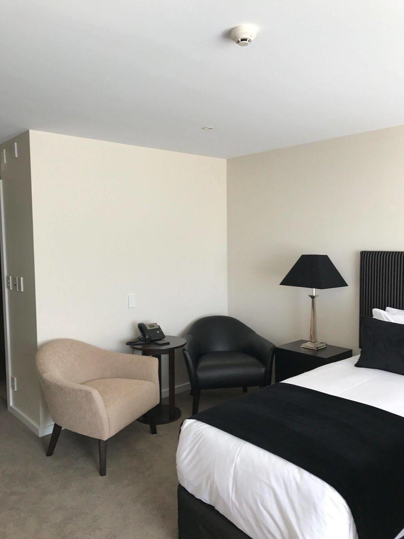 Hackthorne Gardens Luxury Accommodation Крайстчърч Екстериор снимка