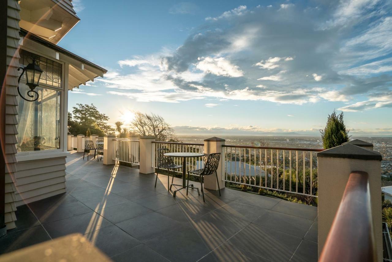 Hackthorne Gardens Luxury Accommodation Крайстчърч Екстериор снимка